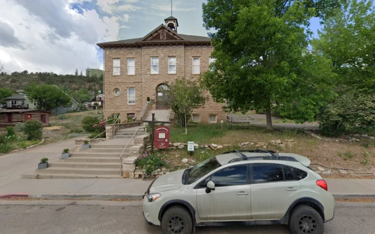 3065 W 2nd Ave