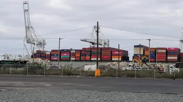 4 Port Terminal Blvd Parking