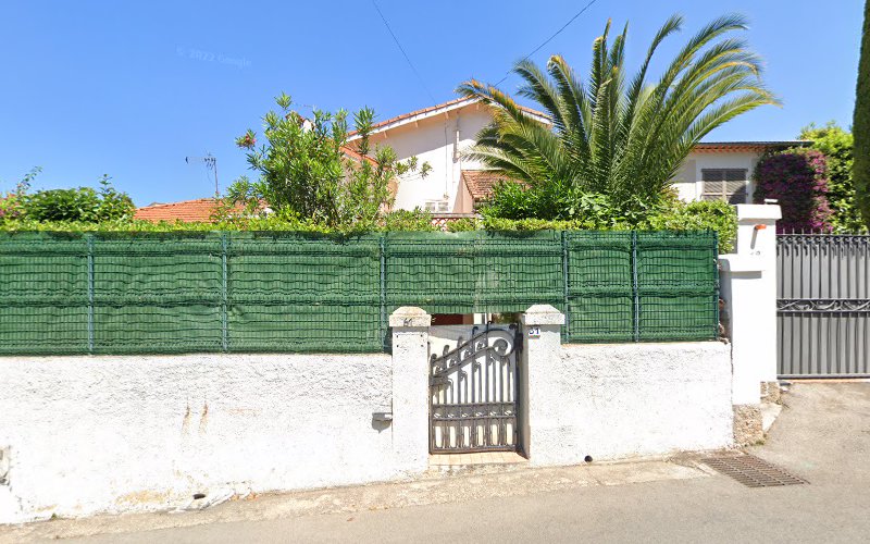 8 Av. Val Vert