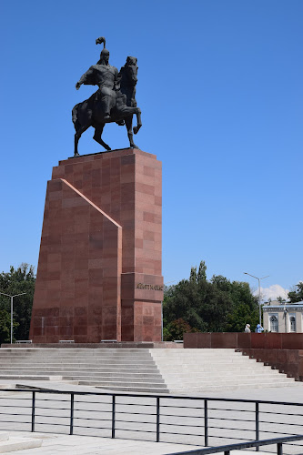 Aikol Manas Statue