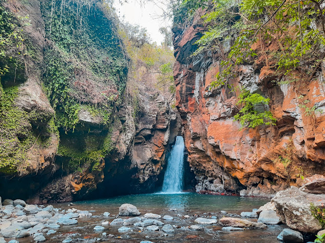 Air Terjun Tembok Barak