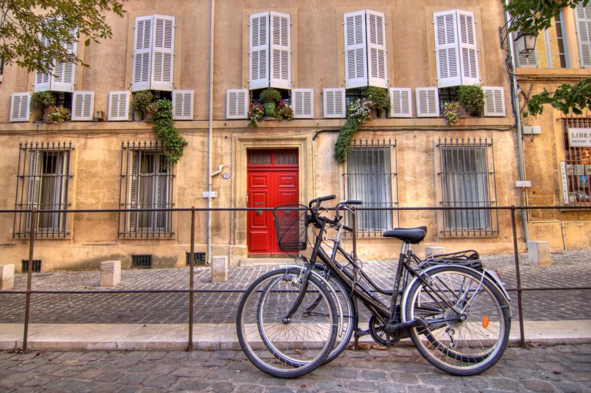 Wine tour in Cezanne countryside from Aix en Provence Review