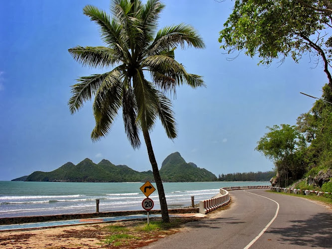 Ao Manao Beach Food Court