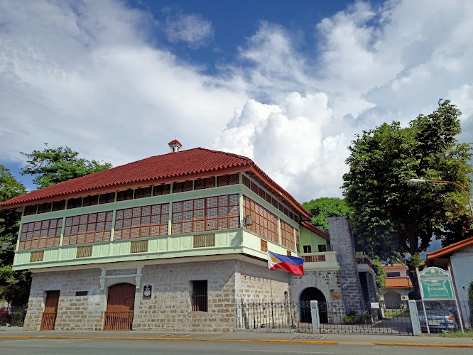 Bahay ni Dr. Jose Rizal (Museo ni Rizal).