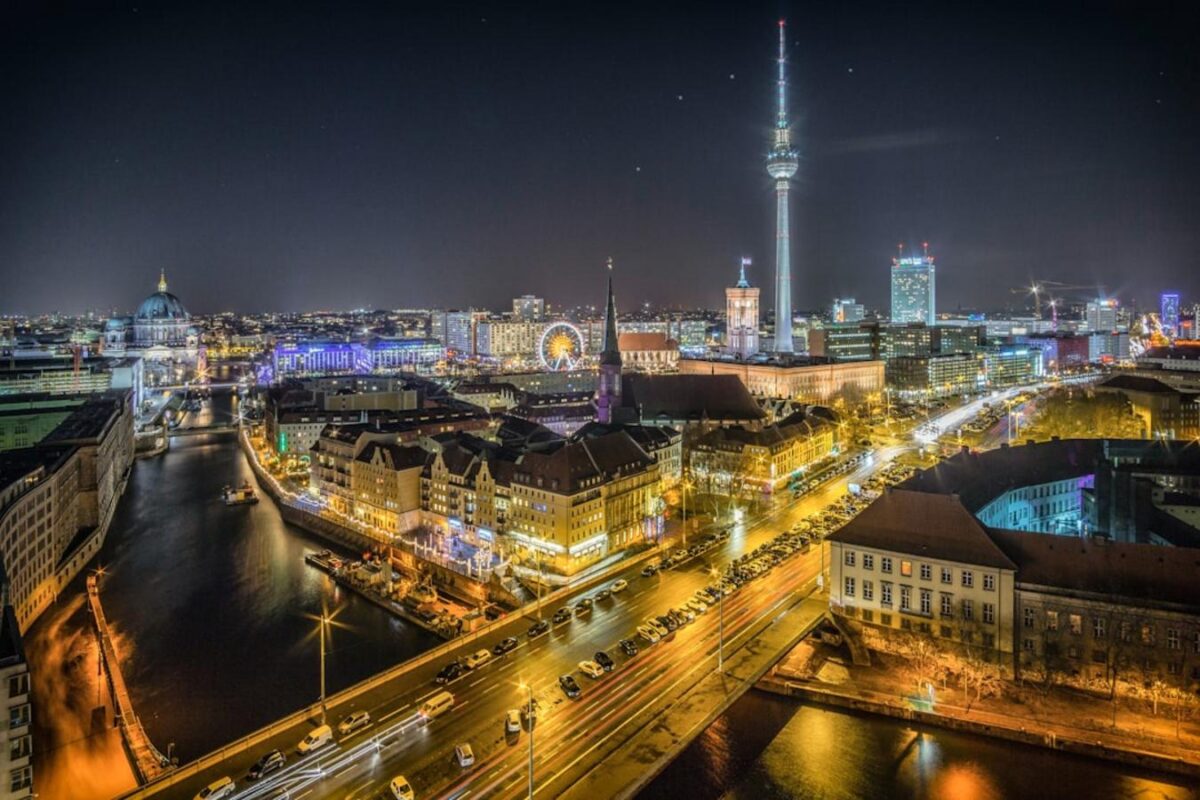 Berlin Essentials Photoshoot at Top Attractions in Berlin Review