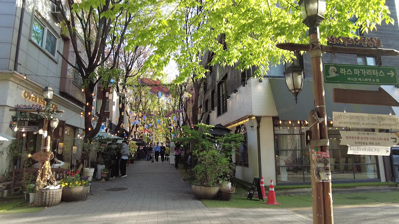 Bojeong-dong Cafe Street