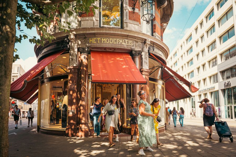 Boutiques and Local Crafts