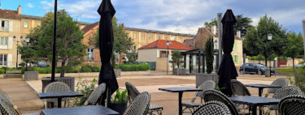 Carré d'Arts Travel Forum Reviews