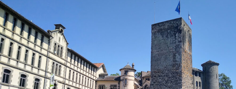 Castle of Saint-Étienne - Museum of Volcanoes Travel Forum Reviews