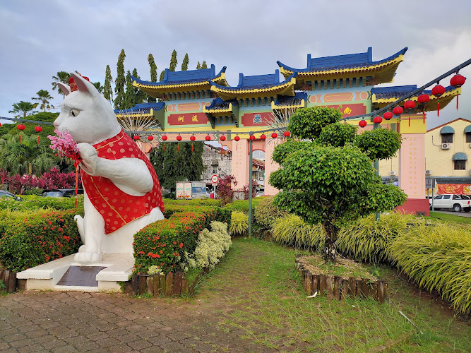 Cat Statue Padungan Roundabout