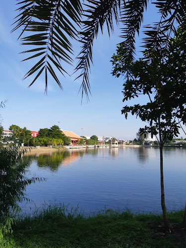 Chaloem Phrakiat Park