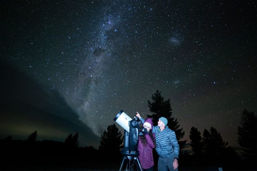 Couple astro tourism trip