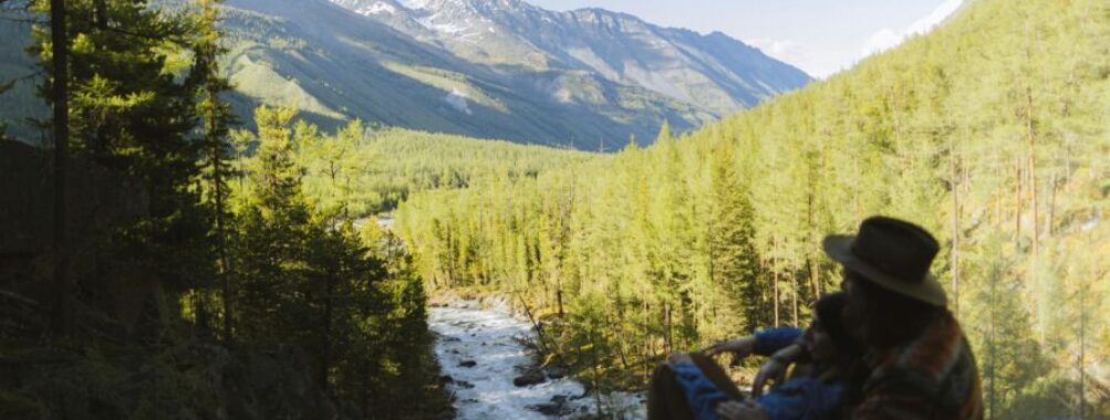 Couple backpackers