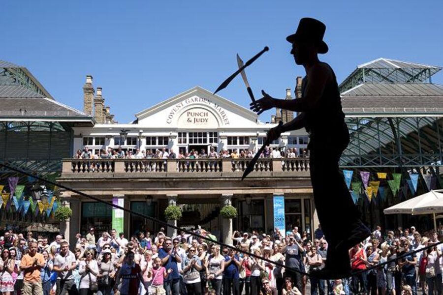 street performances in Covent Garden