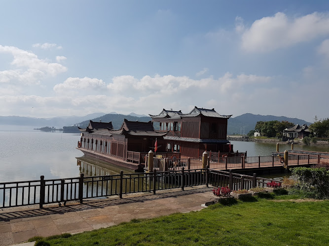 Dongqianhuzhen