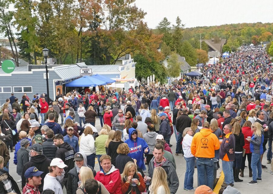 Door County fall festival   jampacked with people