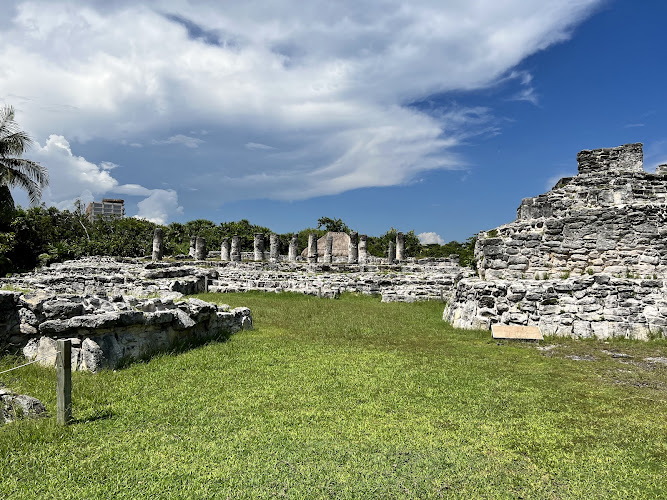 El Rey Archaeological Zone