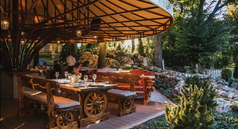 Etno Restoran Fijaker