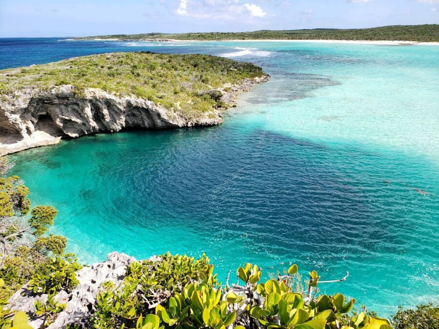 Free Diving in Dean's Blue Hole, Bahamas
