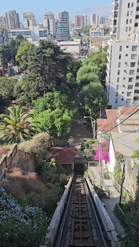 Funicular Villanelo