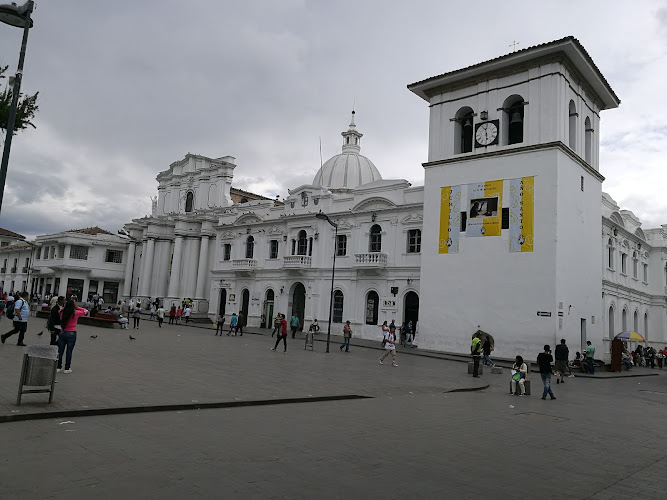 Get Up and Go Colombia Free Walking Tour