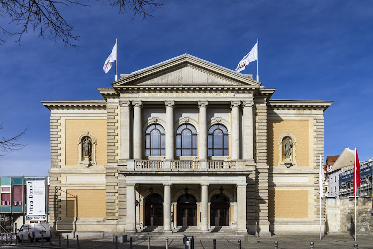 Halle Opera House