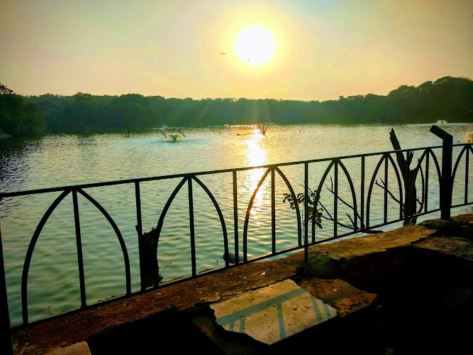 Hauz Khas District Park