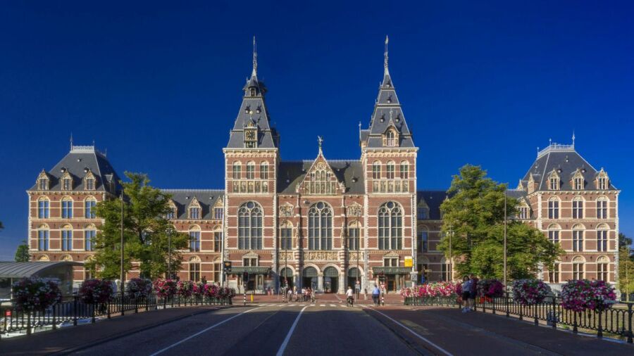 Iconic Museums and Art Galleries