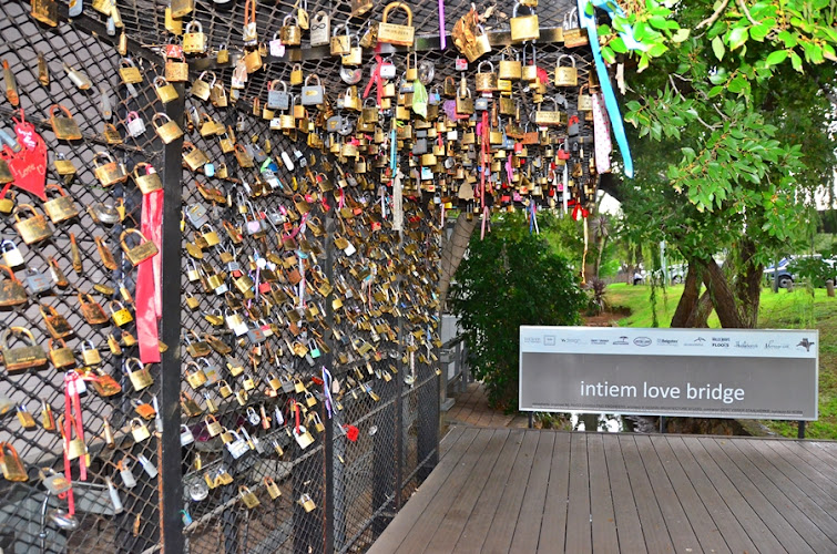 Intiem Love Bridge