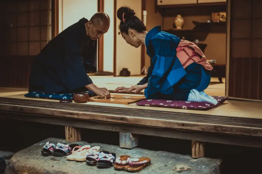 Japanese remove shoes before entering house