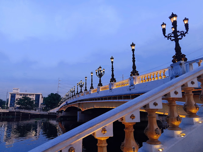 Jones Bridge