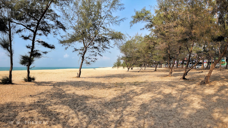 Laem Charoen Beach