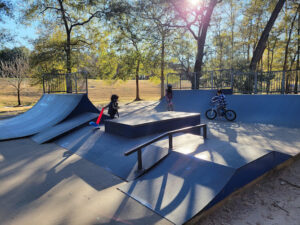 Lakewood Crossing Park