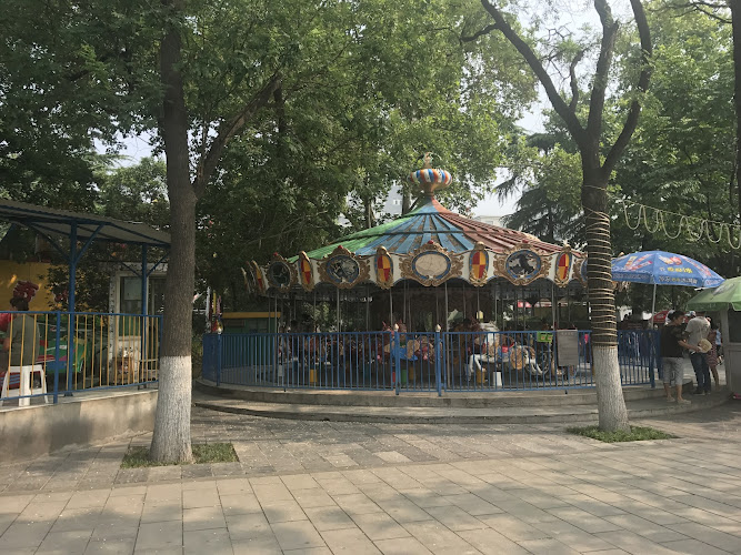 Lianhu Park （West Gate）