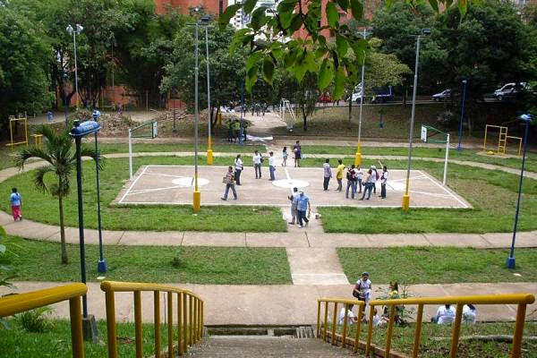 Los Leones Park