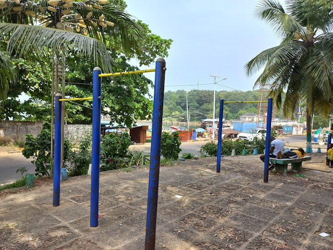 Lumley Beach Round About