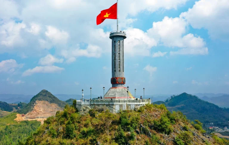 Lung Cu Flag Point