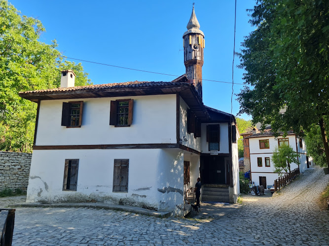 Lütfiye Cami