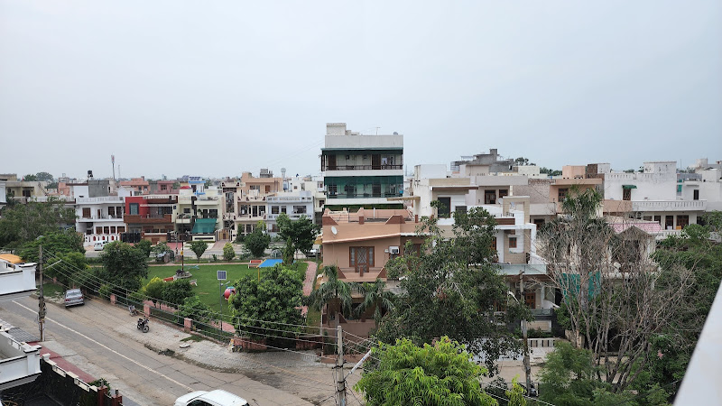 MODEL PARK(Tikona Park Triangle Park)