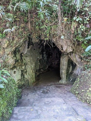 Macahambus Cave