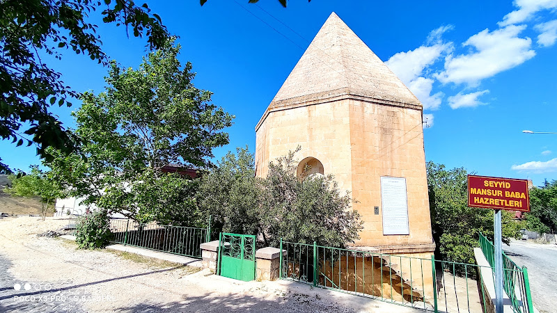 Mansur Baba Türbesi