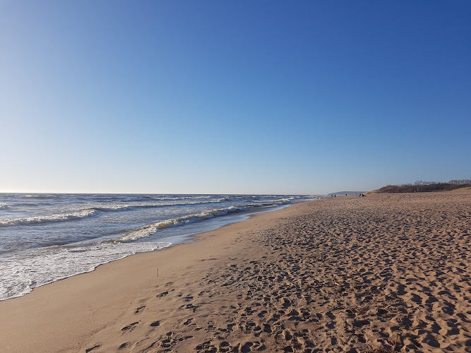 Melnrage Beach
