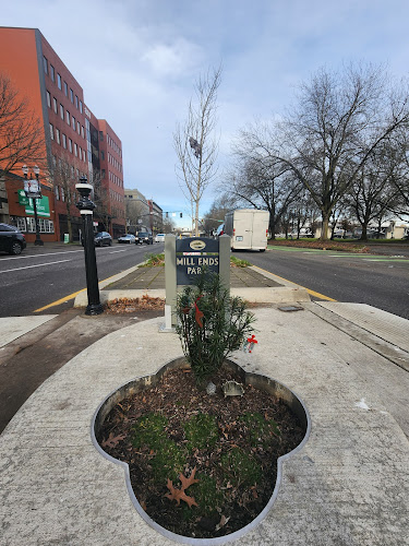 Mill Ends Park