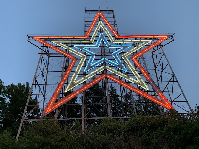 Mill Mountain Star