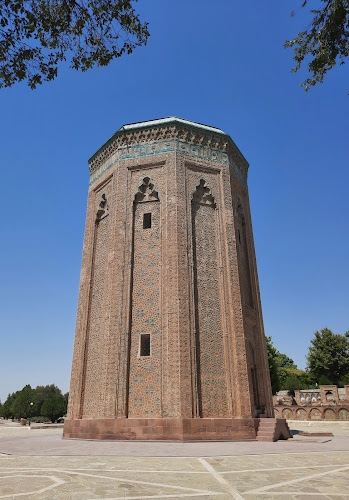 Momine Khatun Mausoleum