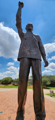 Nelson Mandela Statue