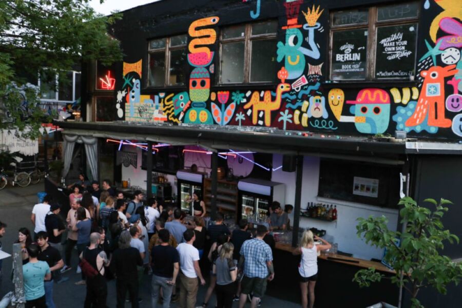 Nightlife: Bars, Clubs, and Live Music