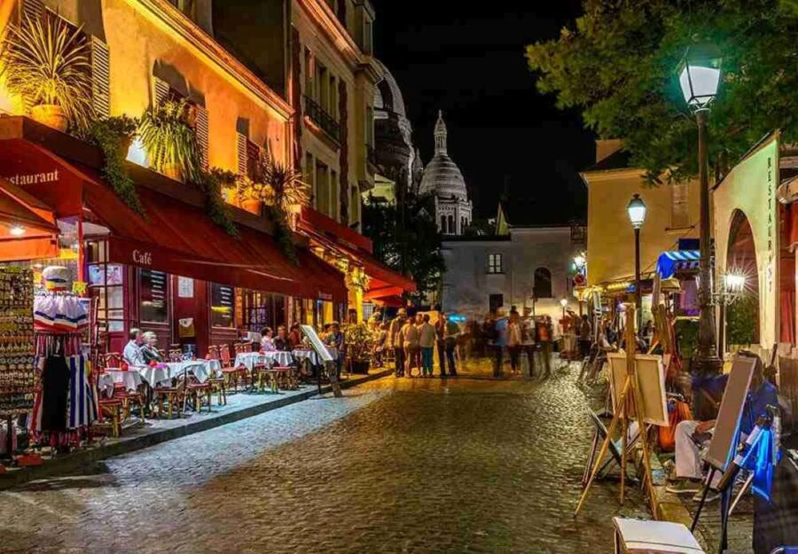 Nightlife and Social Scene
