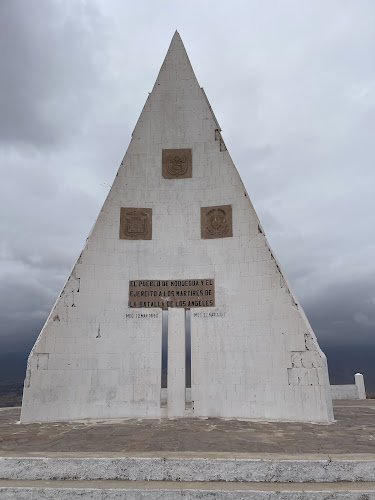 Obelisco - Batalla de Los Ángeles