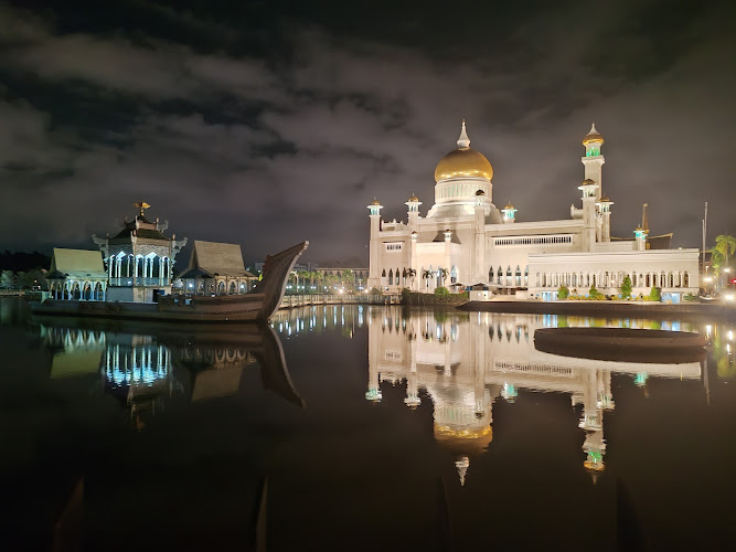 Omar Ali Saifuddien Mosque